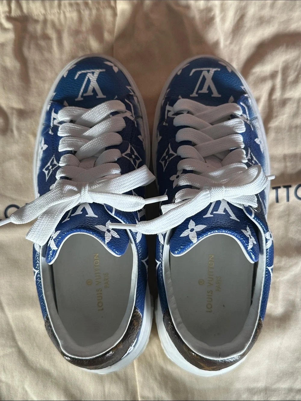 Louis Vuitton 